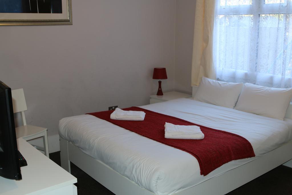 Manor House London Hotel Woodford Kültér fotó
