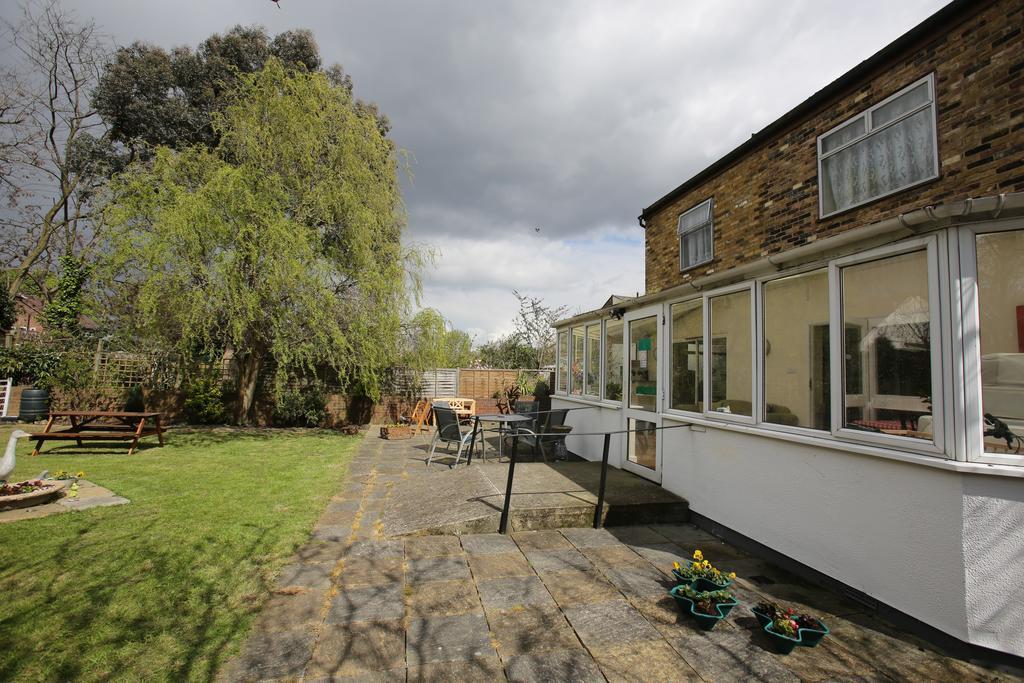 Manor House London Hotel Woodford Kültér fotó