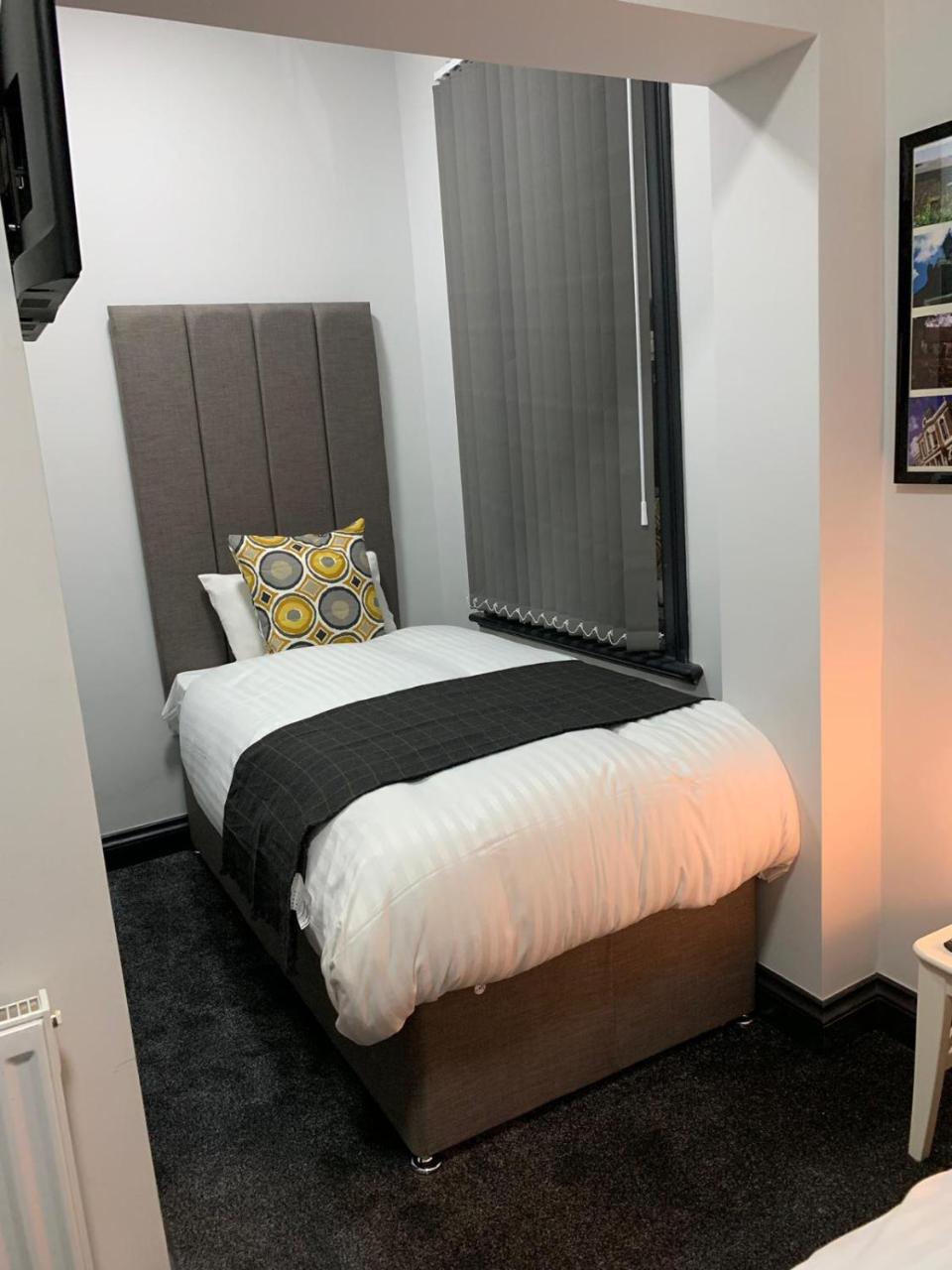 Manor House London Hotel Woodford Kültér fotó